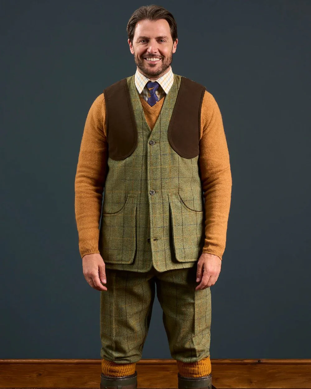 Alan Paine Rutland Tweed Shooting Waistcoat - Image 5