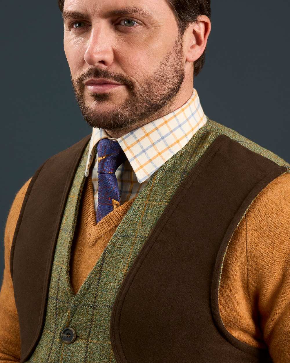 Alan Paine Rutland Tweed Shooting Waistcoat - Image 6