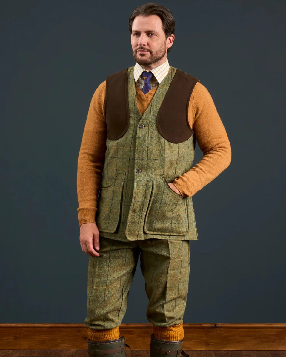 Alan Paine Rutland Tweed Shooting Waistcoat - Image 7