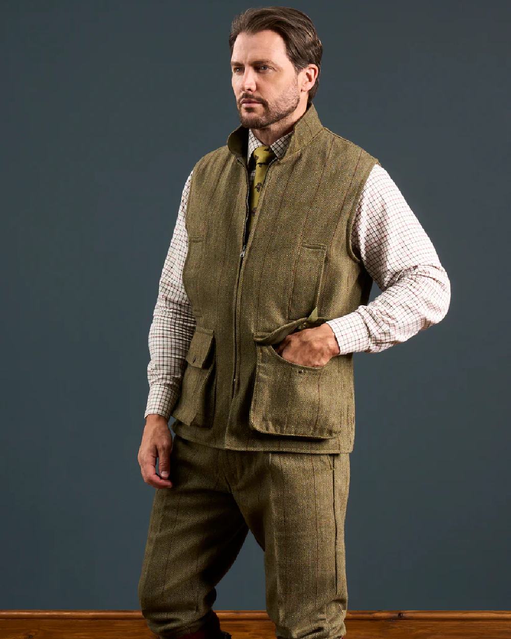 Alan Paine Rutland Tweed Waistcoat - Image 22