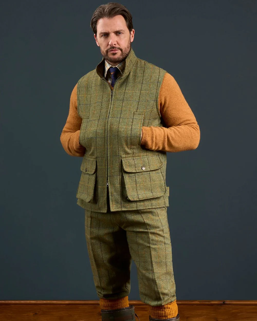 Alan Paine Rutland Tweed Waistcoat - Image 7