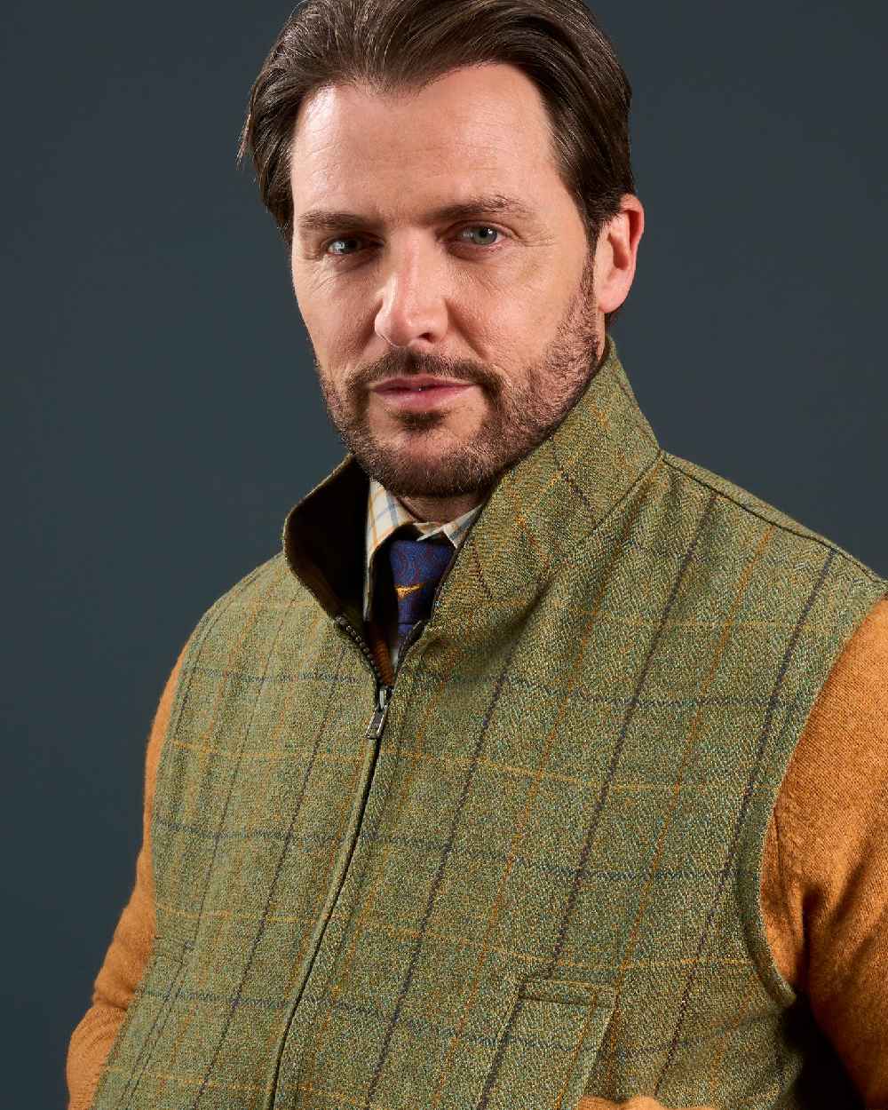Alan Paine Rutland Tweed Waistcoat - Image 8