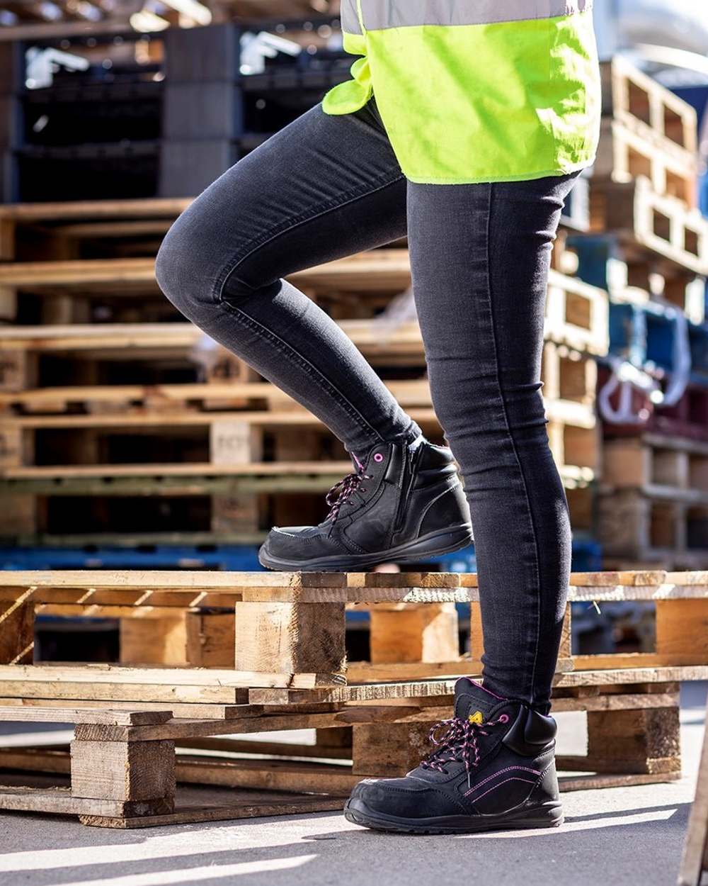 Amblers Safety Womens AS601 Lydia Side Zip Safety Boots - Image 2