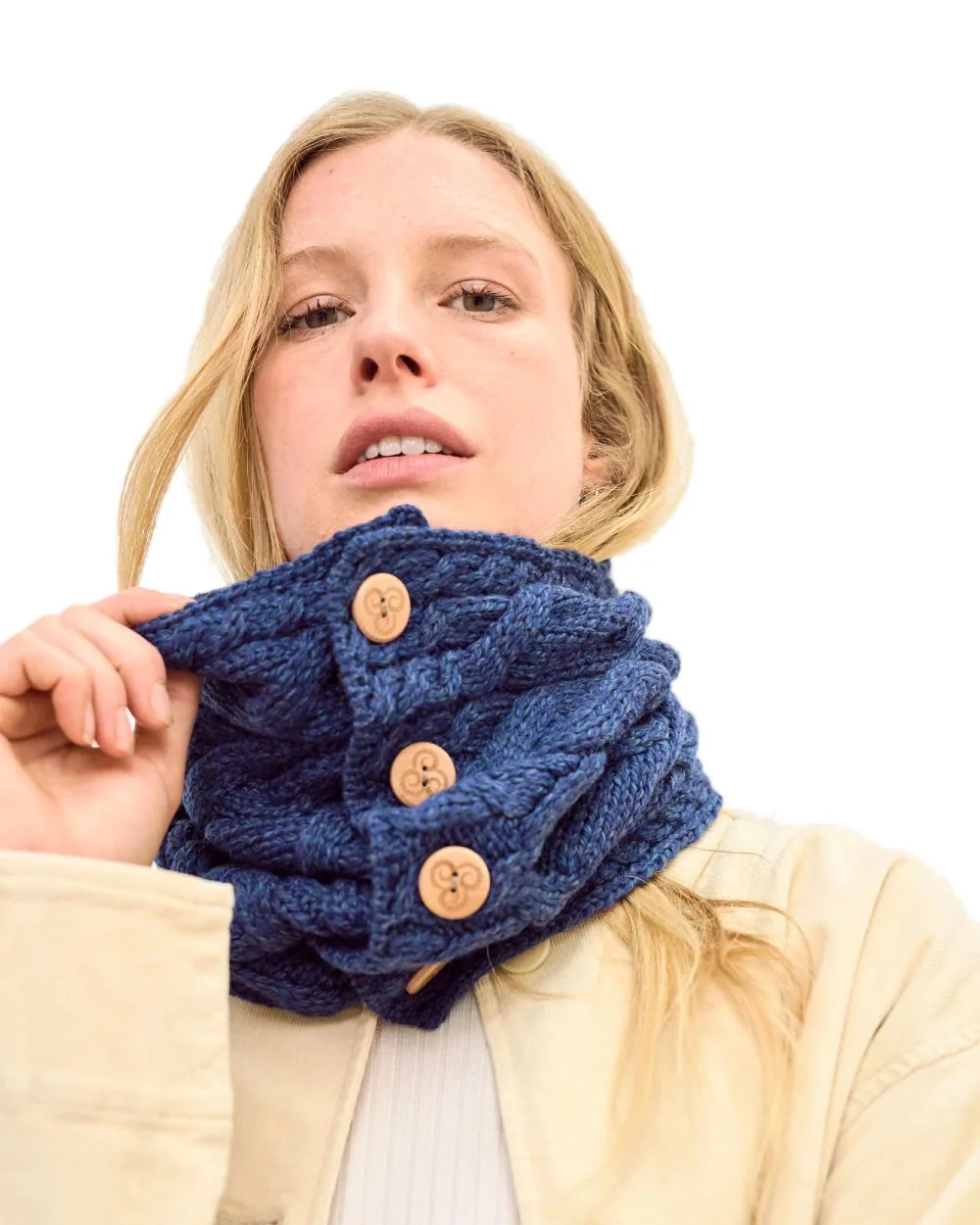 Aran Merino Wool Button Snood - Image 10