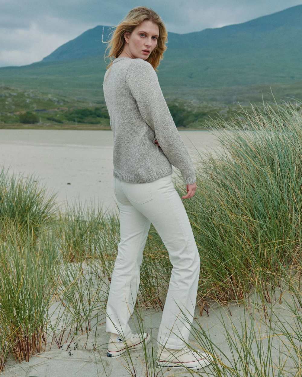 Aran Womens Aoife Supersoft Crewneck Sweater - Image 8