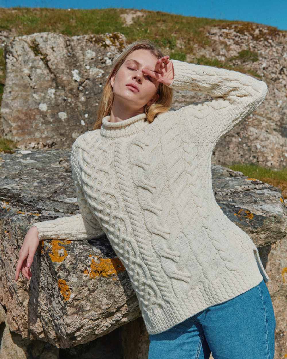 Aran Womens Calla Aysmmetrical Pattern Sweater - Image 5