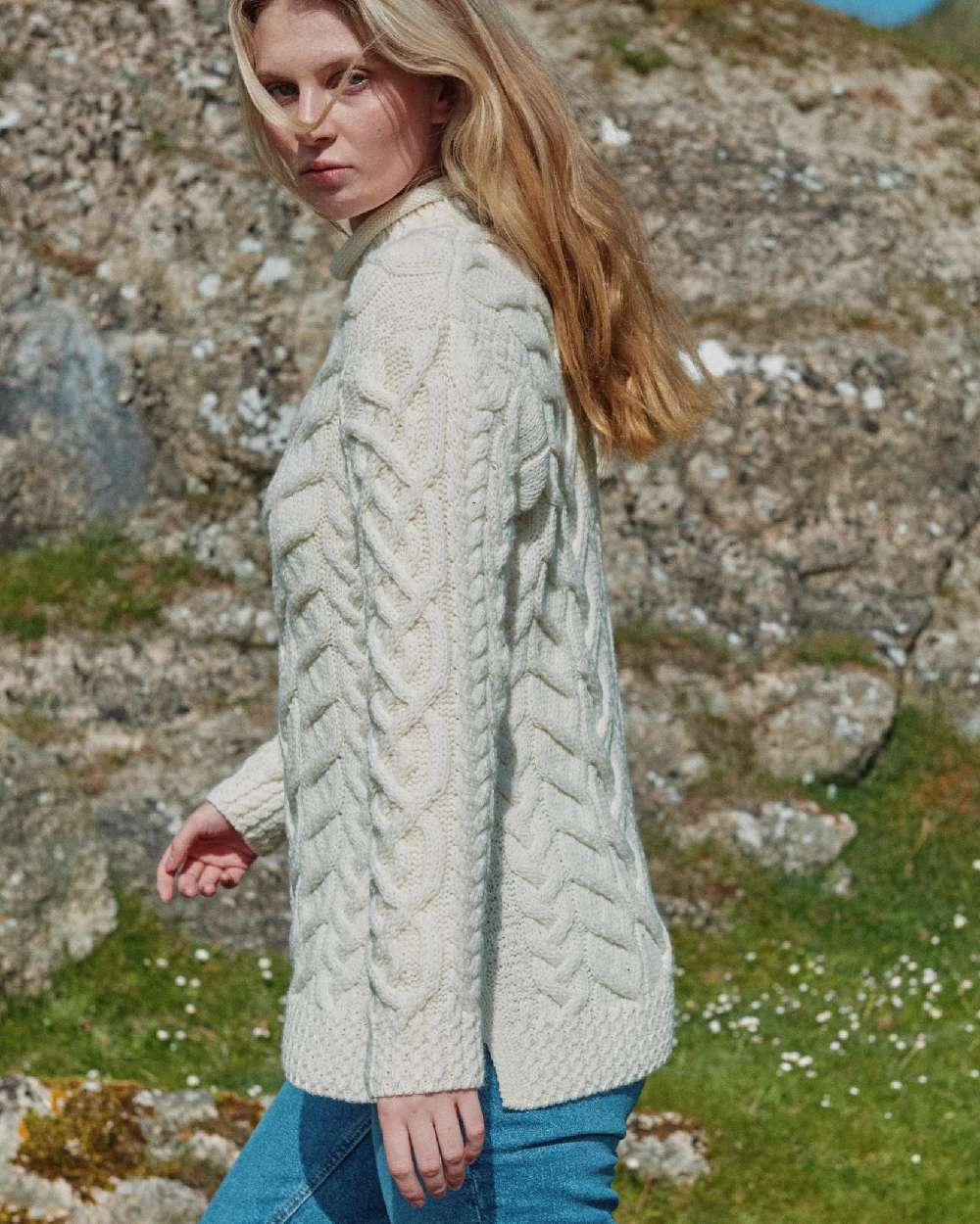 Aran Womens Calla Aysmmetrical Pattern Sweater - Image 8