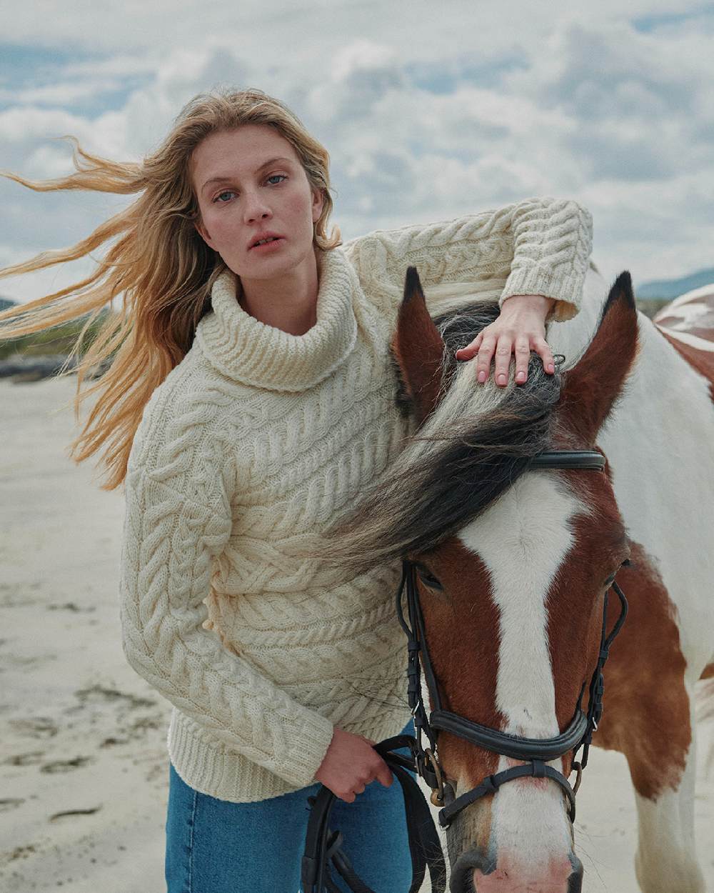 Aran Womens Derreen Horizontal Cable Sweater - Image 3