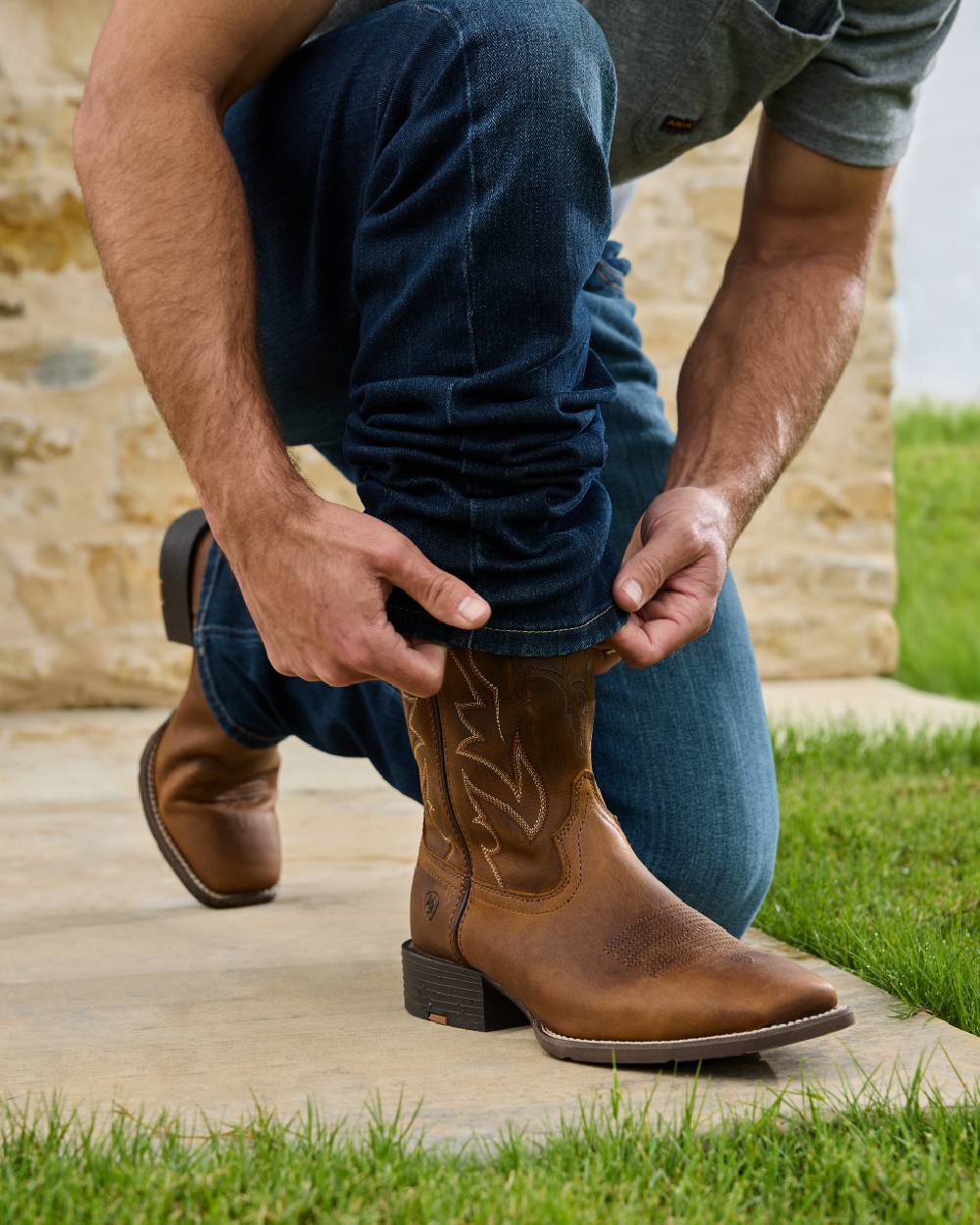 Ariat Mens Rocker Stretch Legacy Stackable Straight Leg Jeans - Image 5