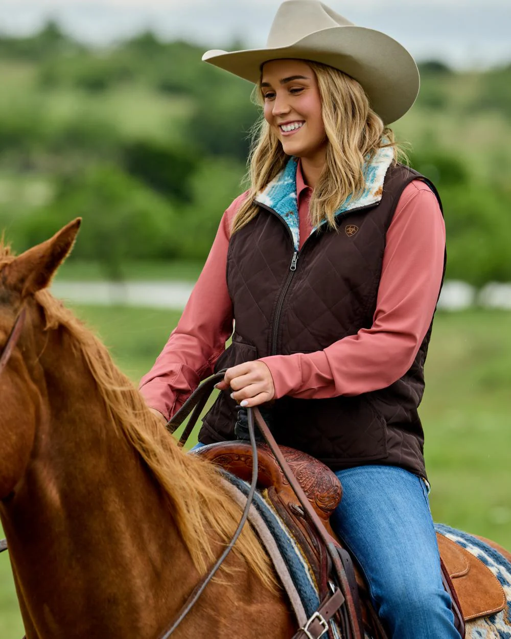 Ariat Womens Dilon 2.0 Reversible Insulated Vest - Image 3
