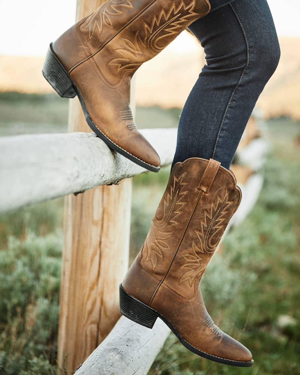 Ariat Womens Heritage R Toe Western Boots - Image 2