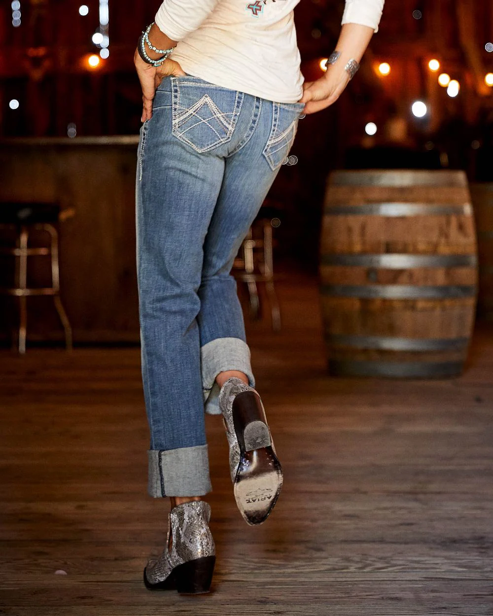 Ariat Womens Real Mid Rise Icon Stackable Straight Leg Jeans - Image 9