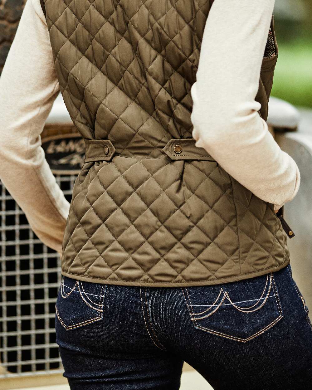Ariat Womens Woodside Quilted Gilet - Image 50