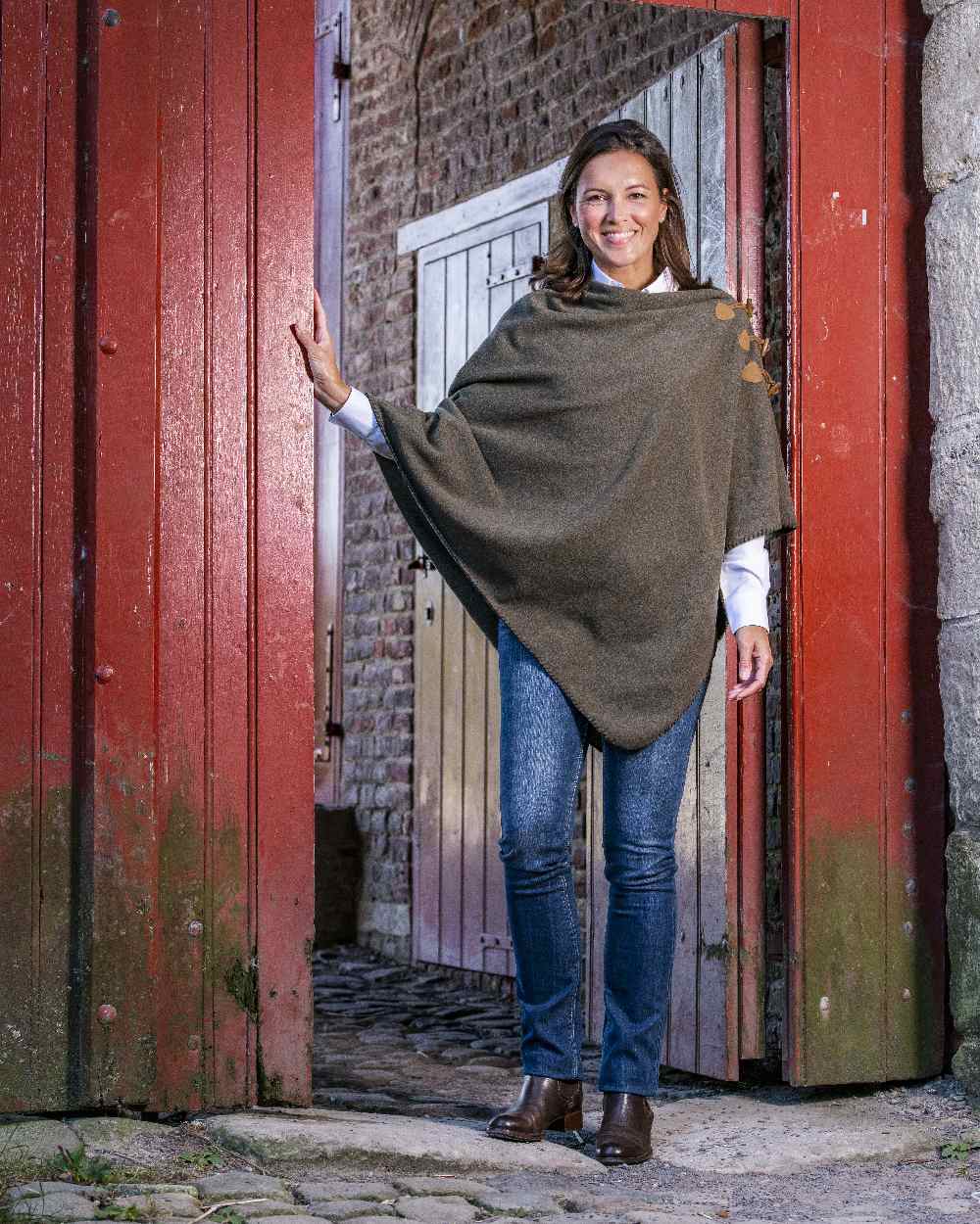 Baleno Elite Fleece Poncho - Image 2