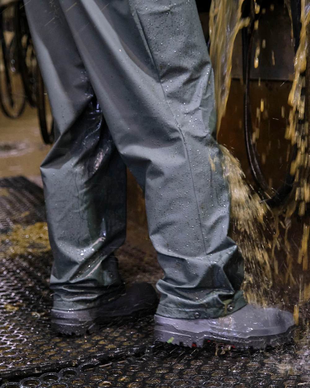 Betacraft Mens Technidairy Overtrousers - Image 2