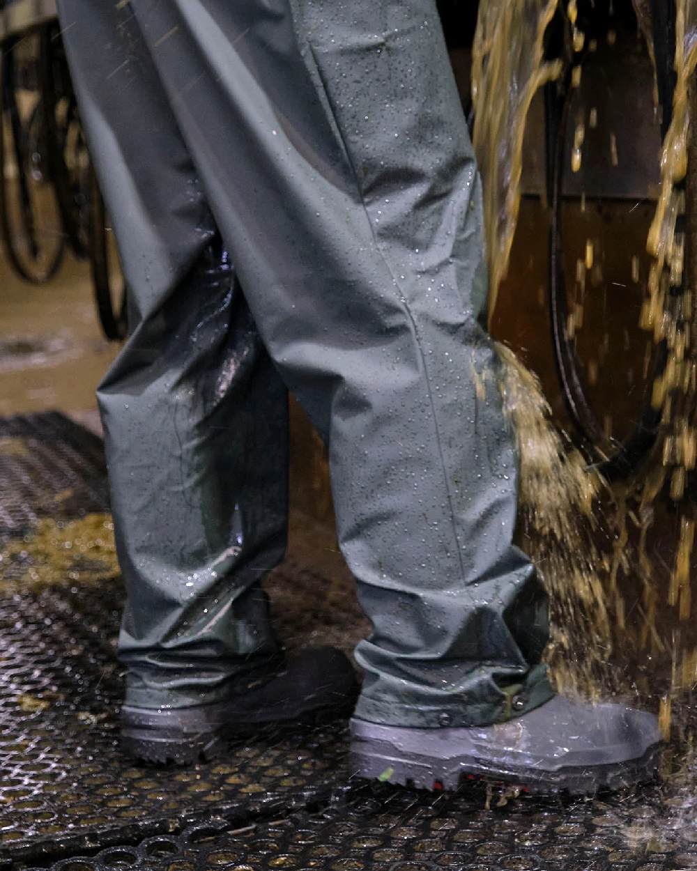 Betacraft Technidairy Bib Overtrousers - Image 3