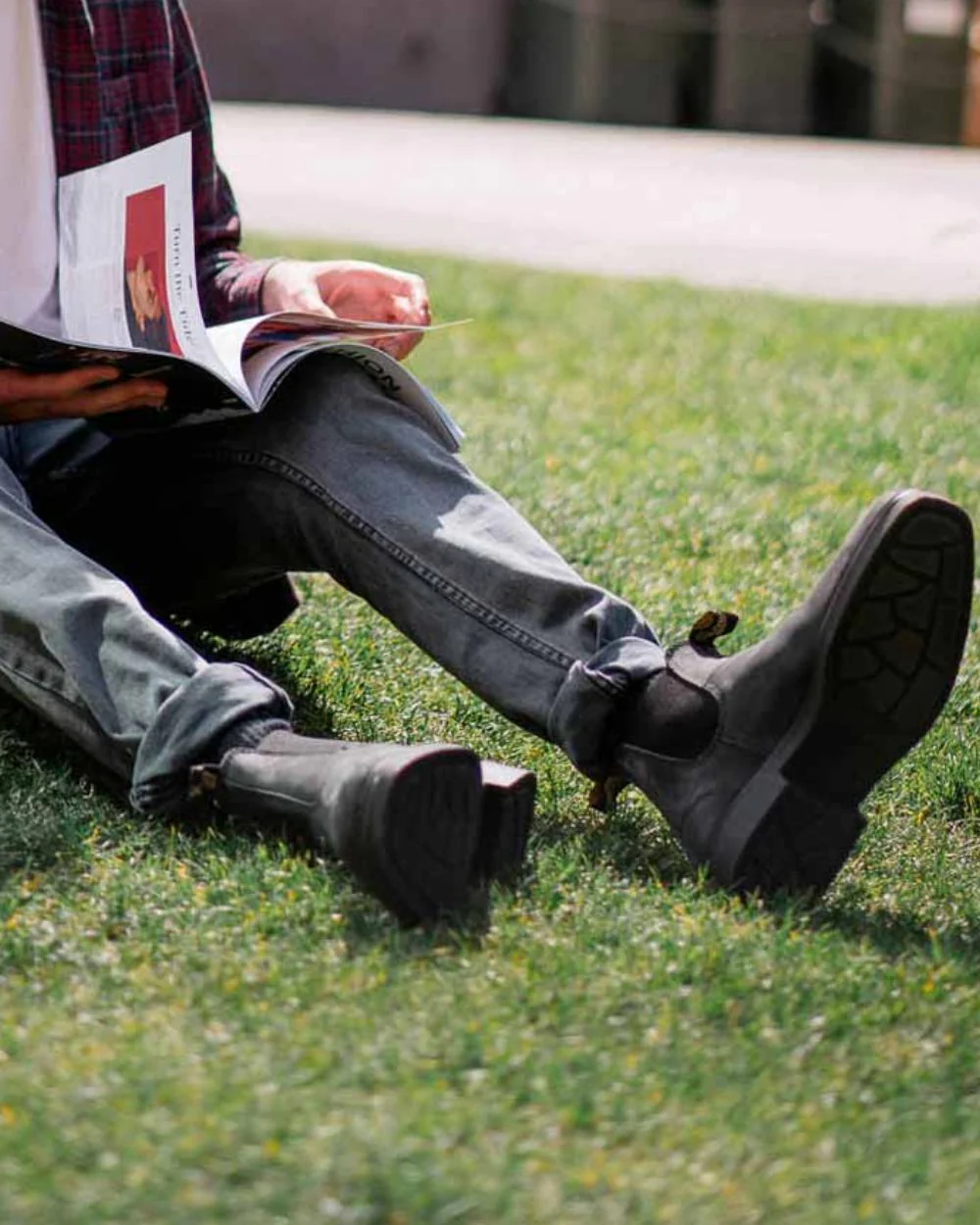 Blundstone 1308 Rustic Black Leather Chelsea Boots - Image 2