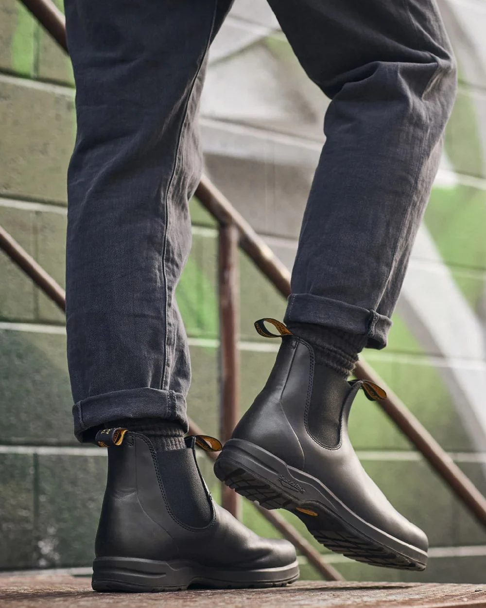 Blundstone 2058 Black Chelsea Boots - Image 2