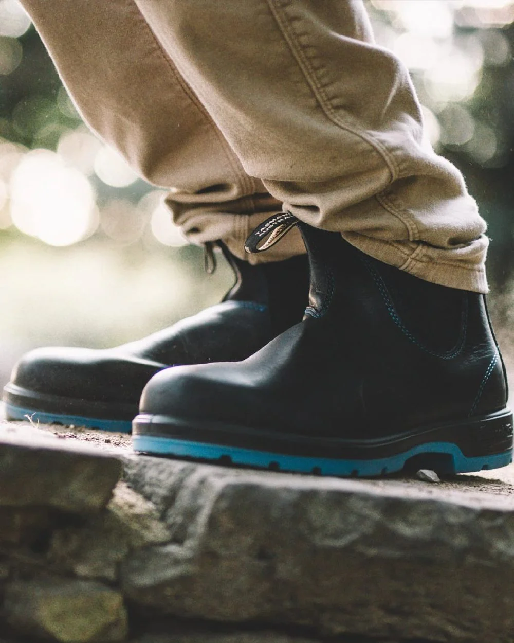 Blundstone 2343 Black Blue Chelsea Boots - Image 4