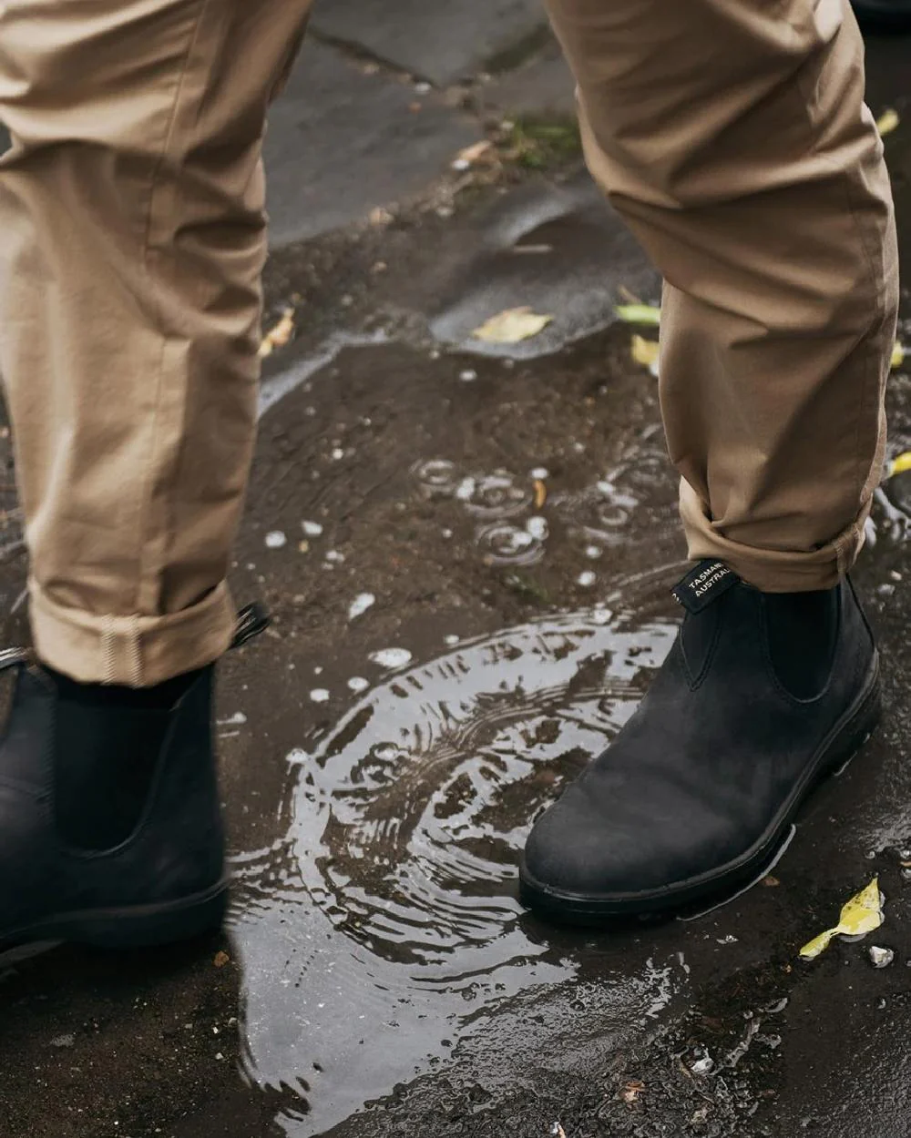 Blundstone 587 Rustic Black Leather Chelsea Boots - Image 6