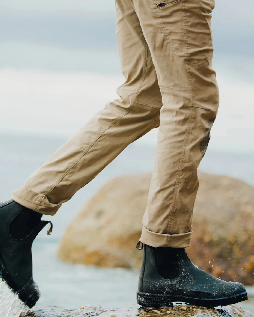 Blundstone 587 Rustic Black Leather Chelsea Boots - Image 7