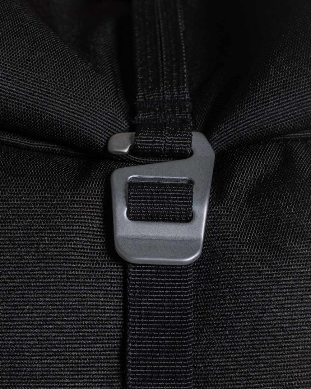 Craghoppers 20L Kiwi Classic Rolltop Backpack II - Image 11
