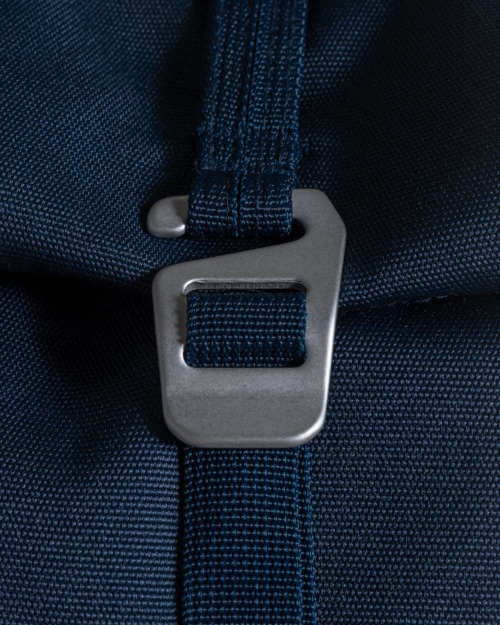 Craghoppers 20L Kiwi Classic Rolltop Backpack II - Image 7