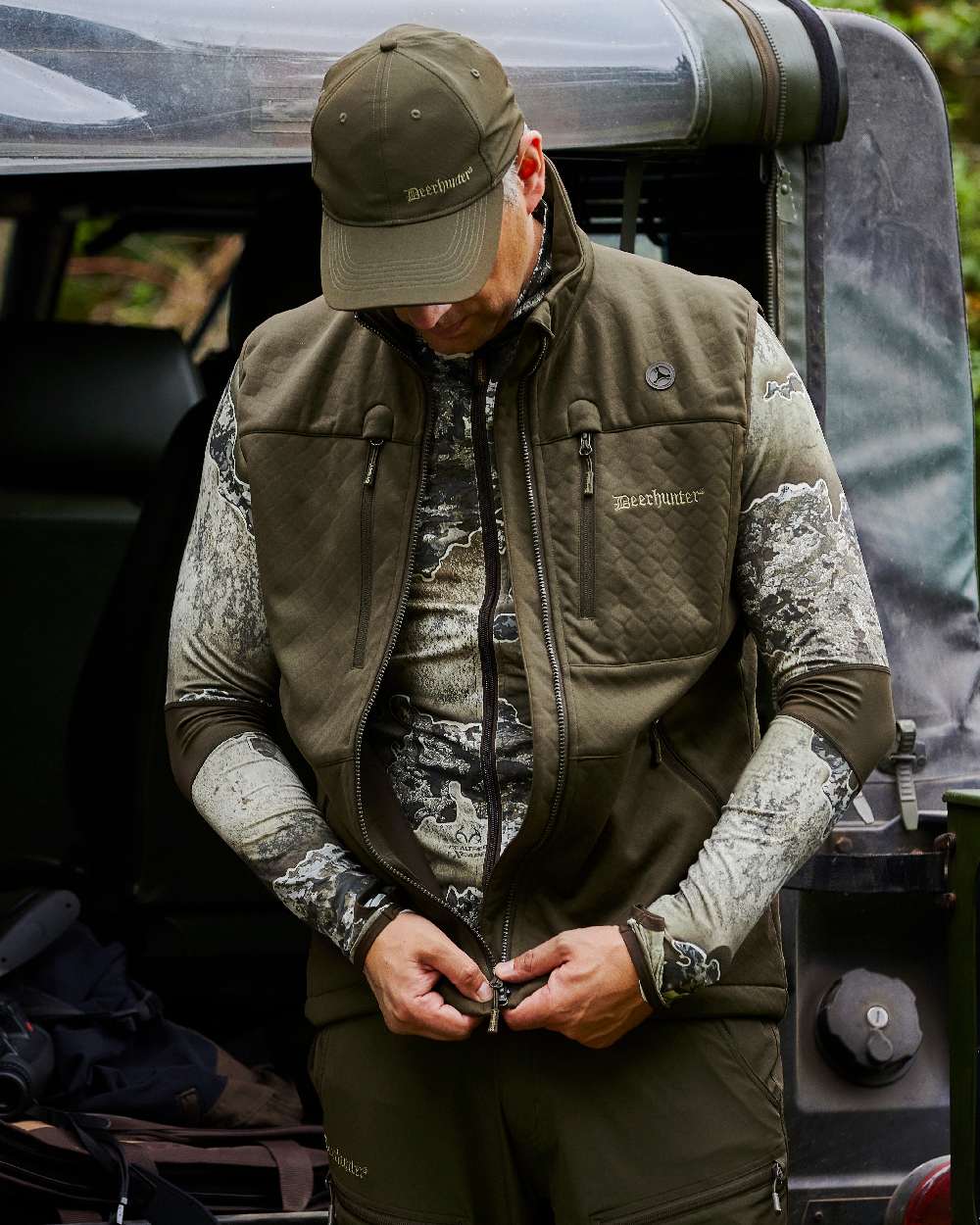 Deerhunter Excape Softshell Waistcoat - Image 3