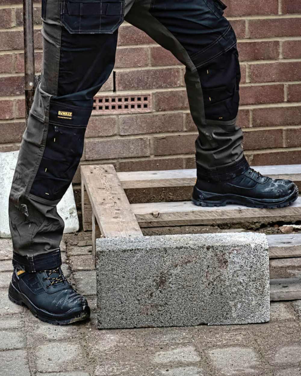 DeWalt Douglas Waterproof Safety Boots - Image 4
