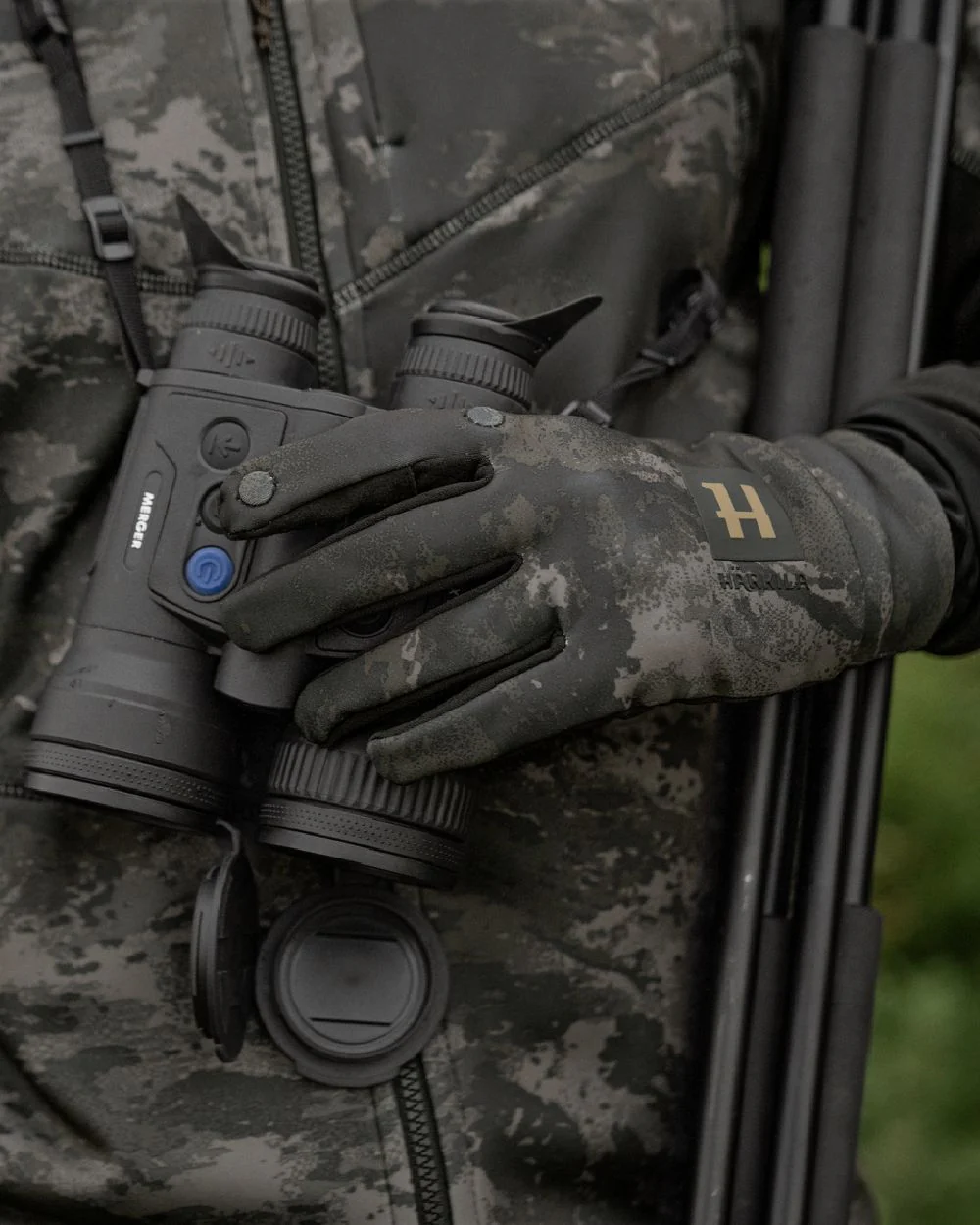 Harkila NOCTYX Camo Fleece Glove with Foldback Finger - Image 3