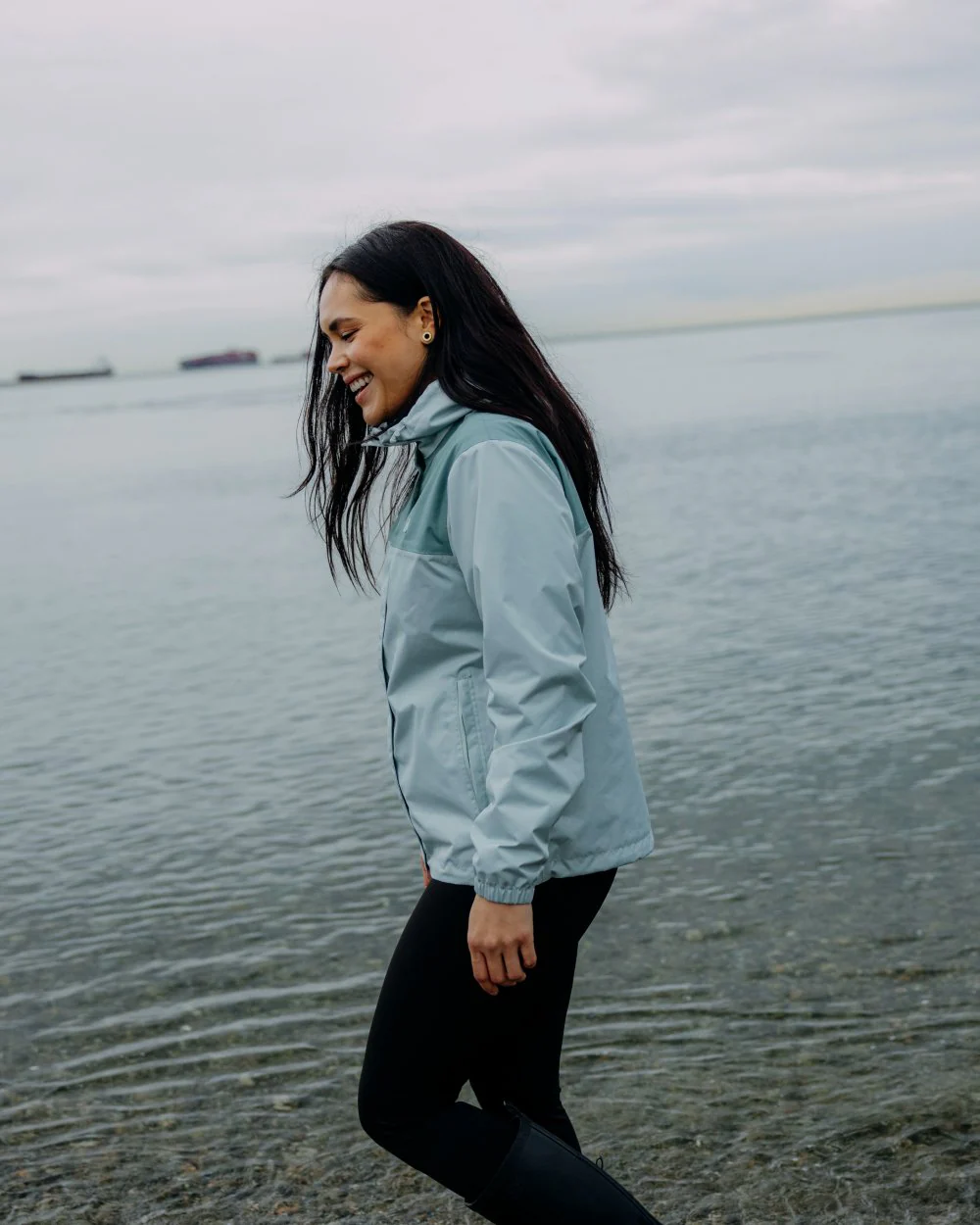 Helly Hansen Womens Vancouver Rain Jacket - Image 5