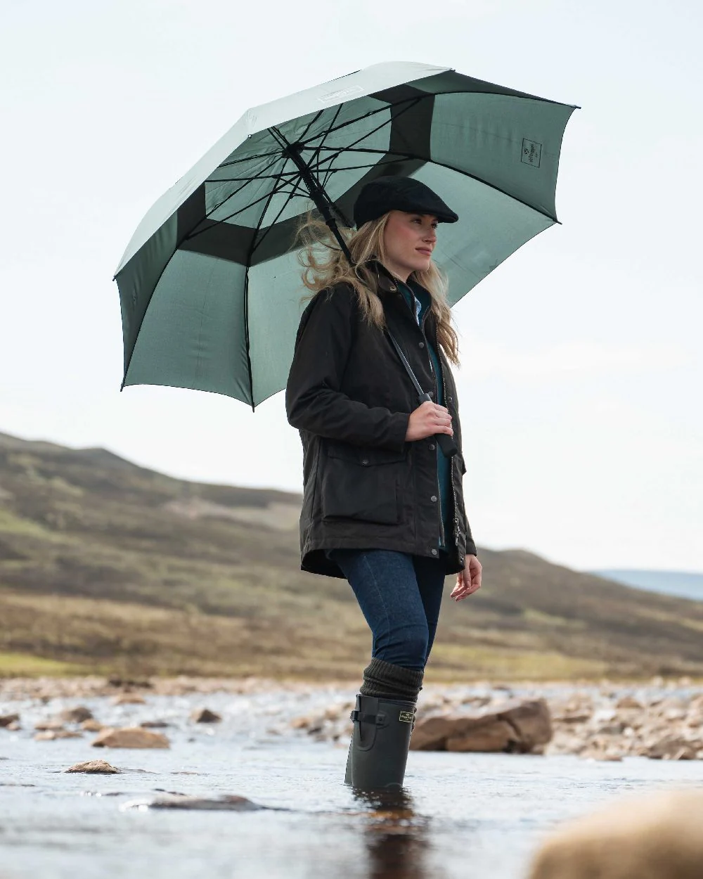 Hoggs of Fife Caledonia Ladies Antique Wax Jacket - Image 5