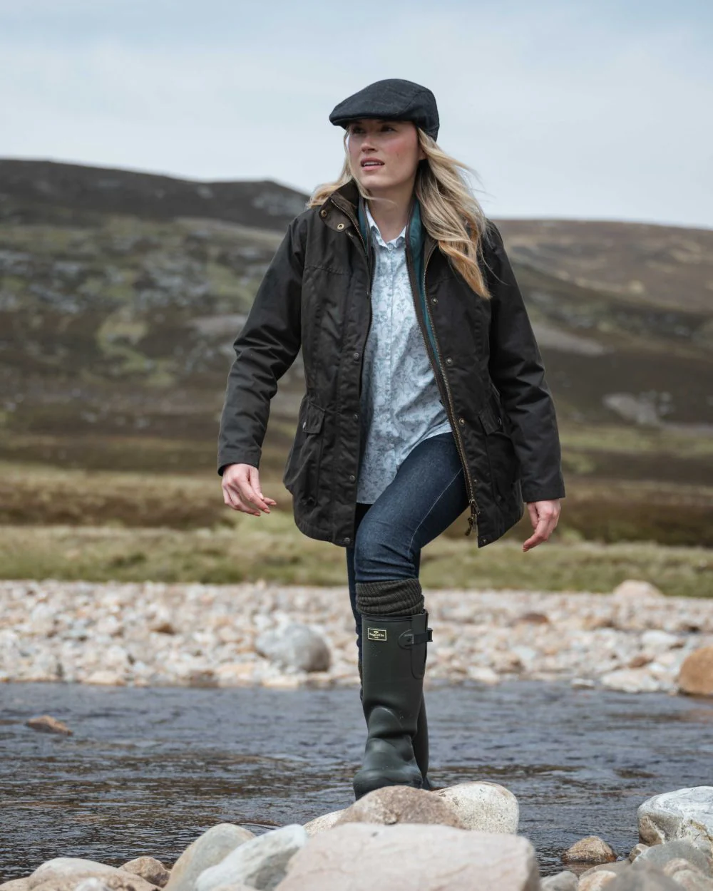 Hoggs of Fife Caledonia Ladies Antique Wax Jacket - Image 6