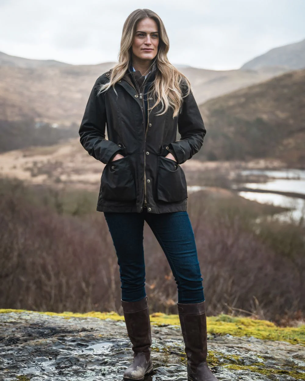 Hoggs of Fife Caledonia Ladies Antique Wax Jacket - Image 8