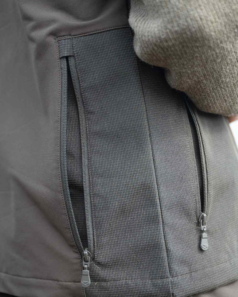 Hoggs of Fife Hebrides II Quarter Zip Windproof Pullover - Image 9