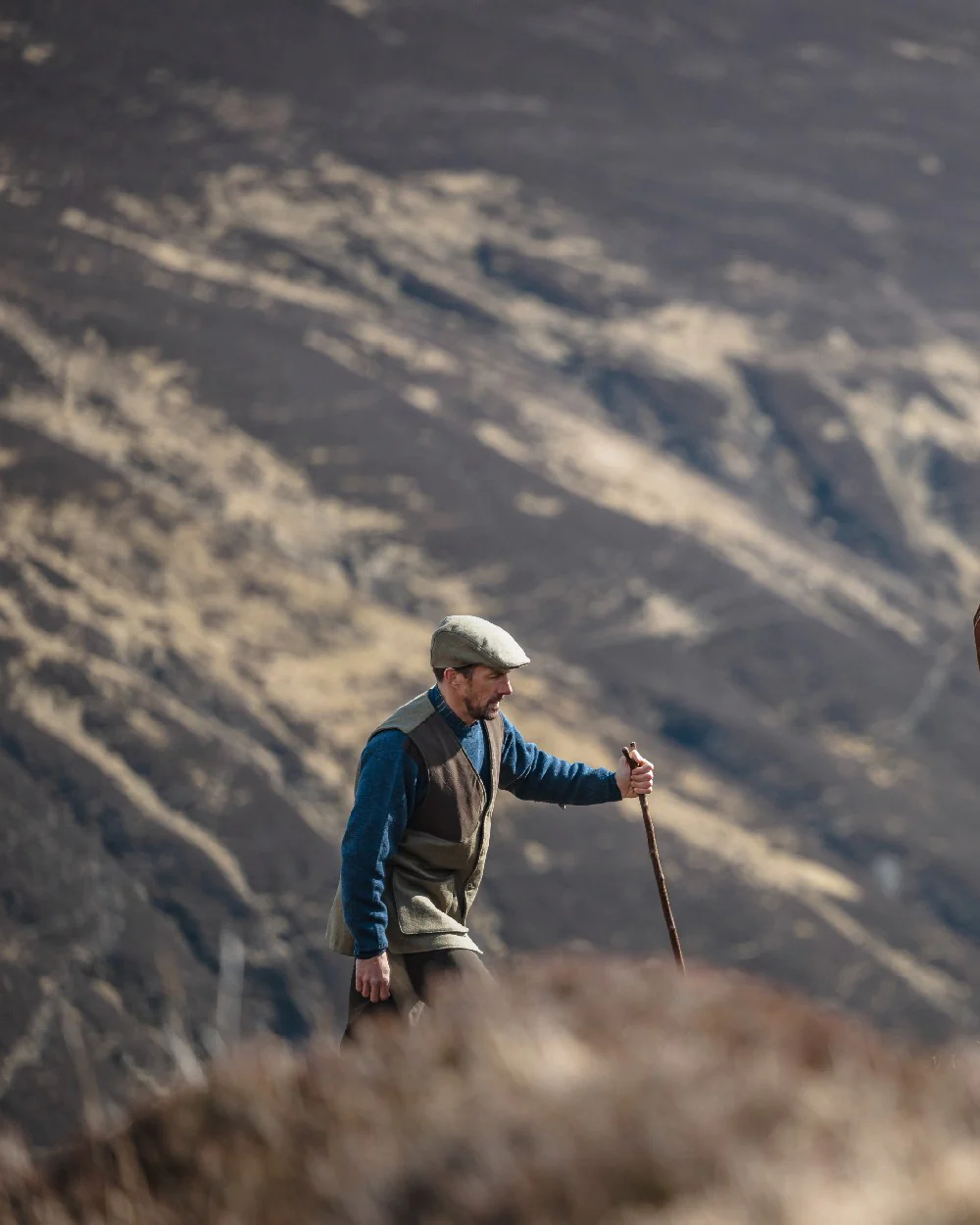 Hoggs of Fife Kinloch Technical Tweed Field Waistcoat - Image 5