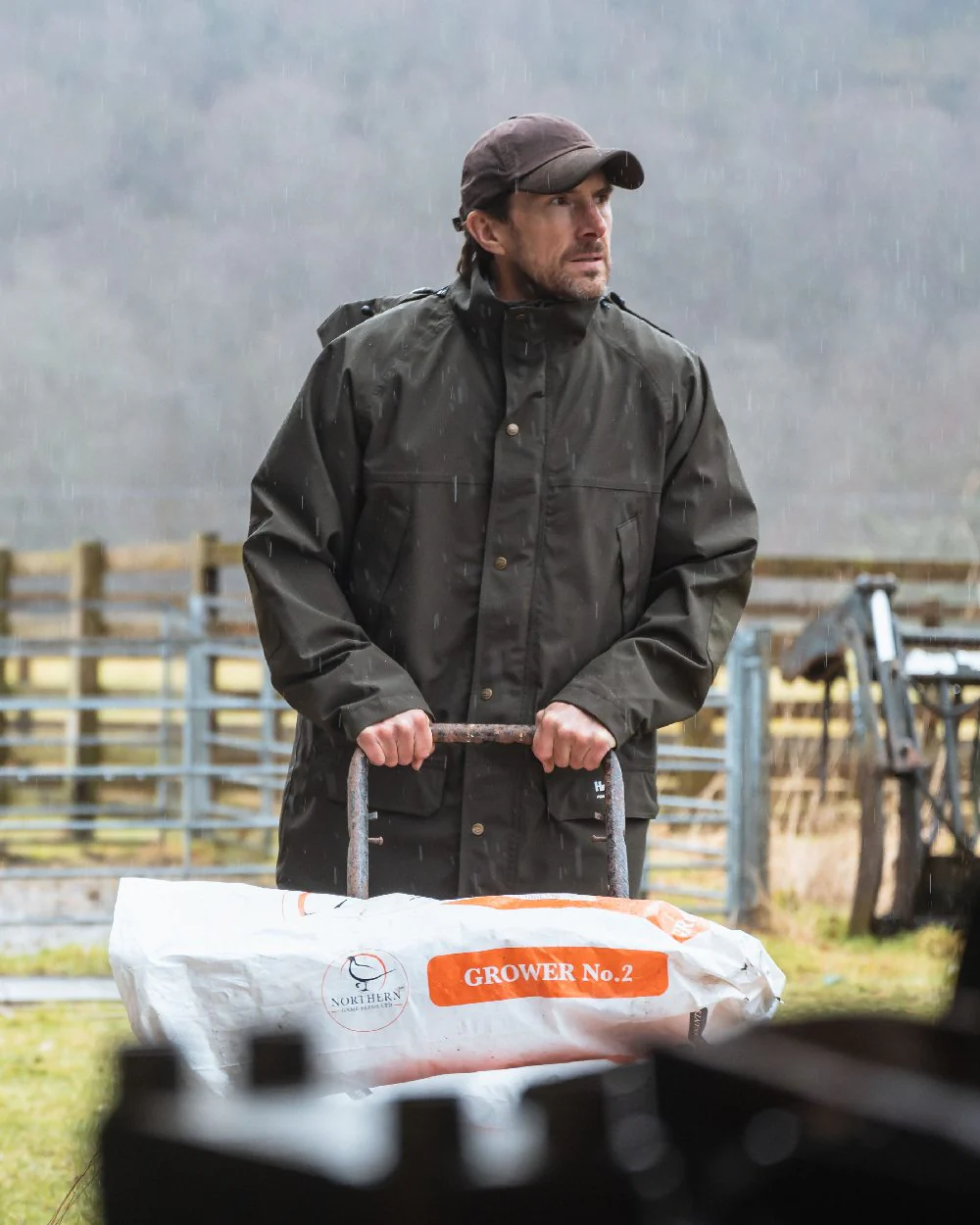 Hoggs of Fife Leather Peak Waxed Baseball Cap - Image 6