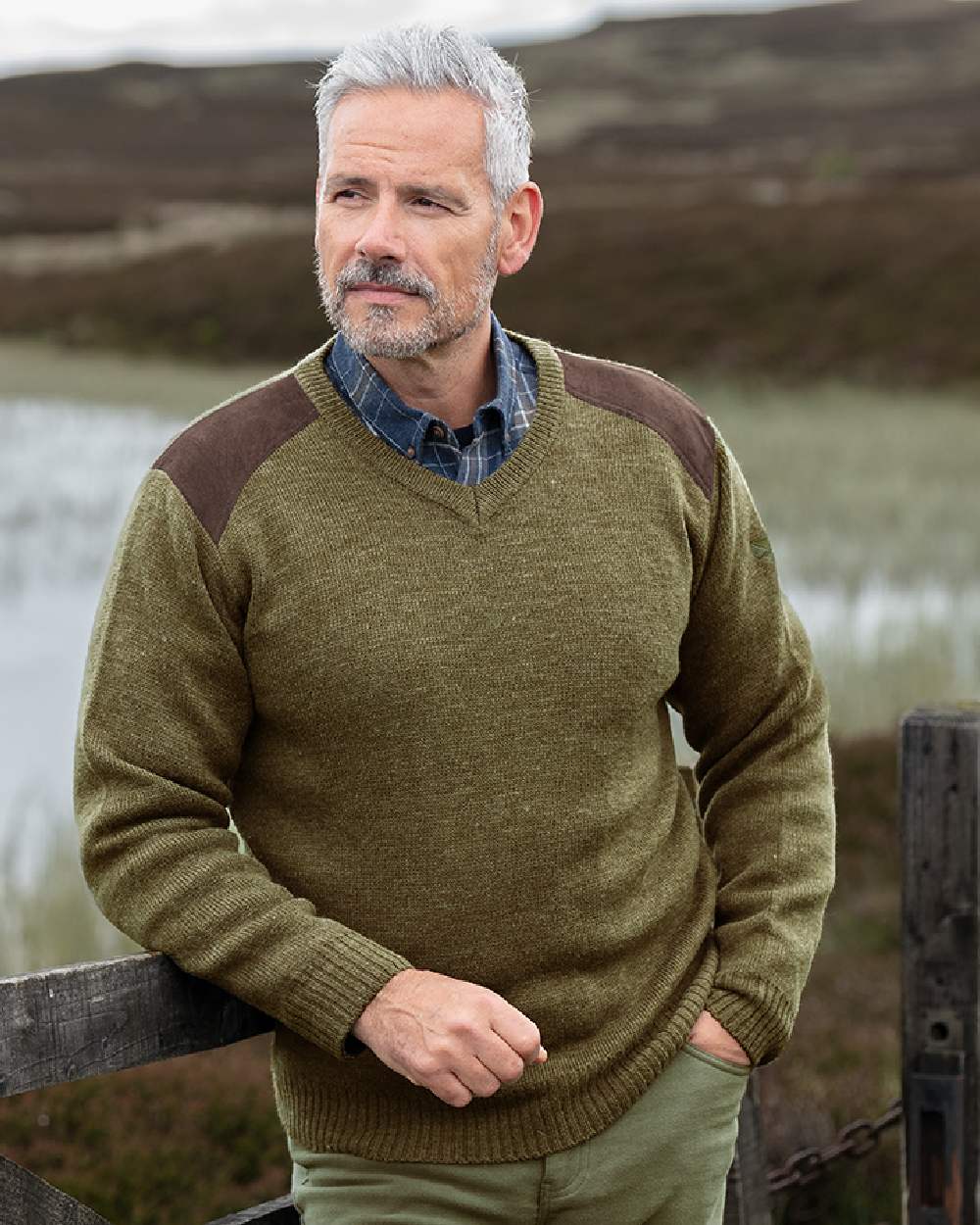 Hoggs of Fife Melrose II V Neck Pullover - Image 2