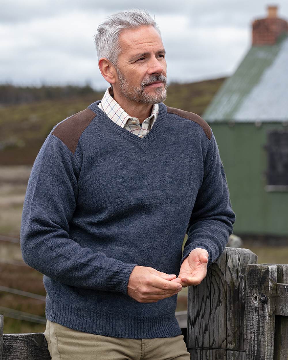 Hoggs of Fife Melrose II V Neck Pullover - Image 6