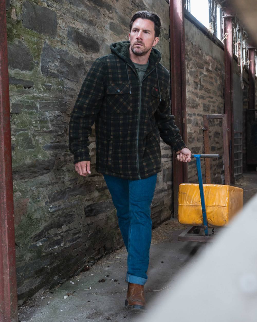 Hoggs of Fife Mens Caithness Hooded Fleece Shacket - Image 2
