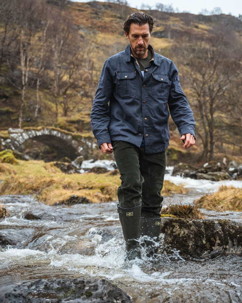 Hoggs of Fife Mens Huntly Waxed Canvas Utility Overshirt - Image 2