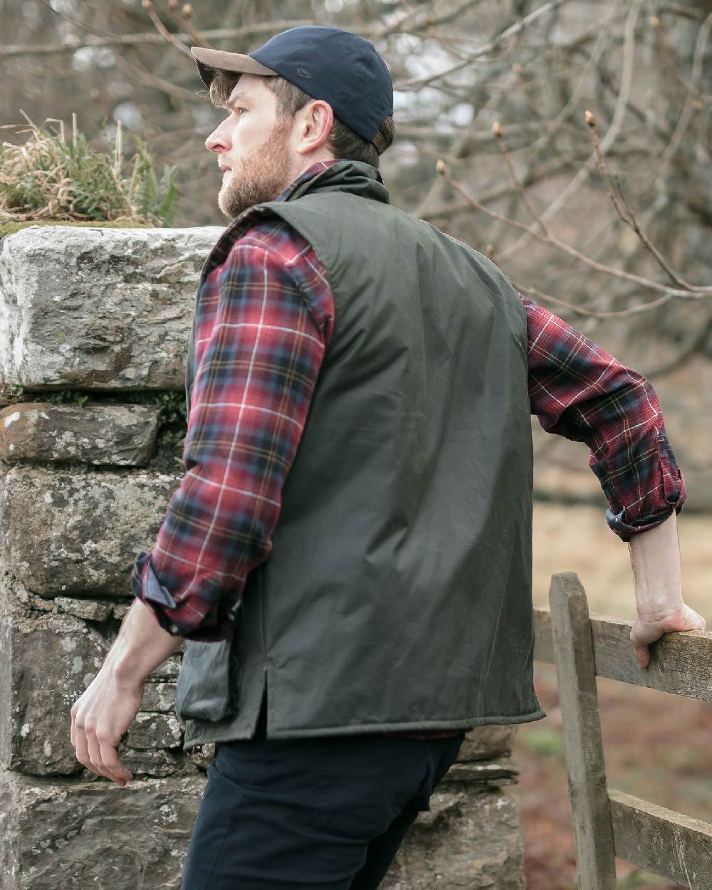 Hoggs of Fife Waxed Waistcoat - Image 6