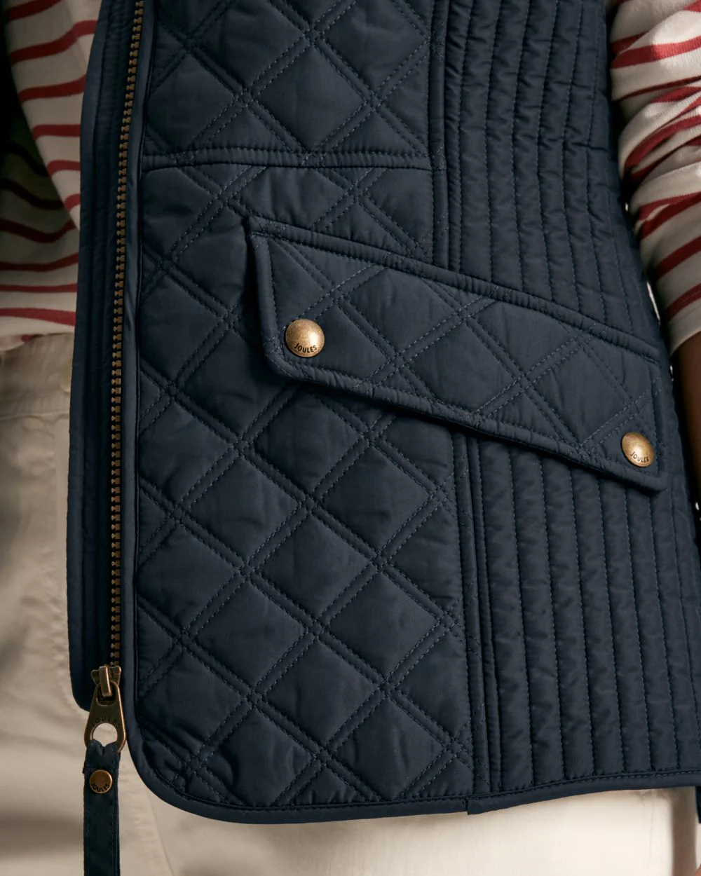 Joules Minx Showerproof Diamond Quilted Gilet - Image 9