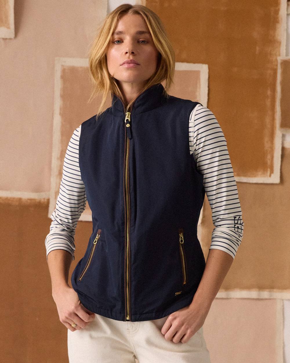 Joules Womens Farnham Fleece Lined Lightweight Gilet - Image 2