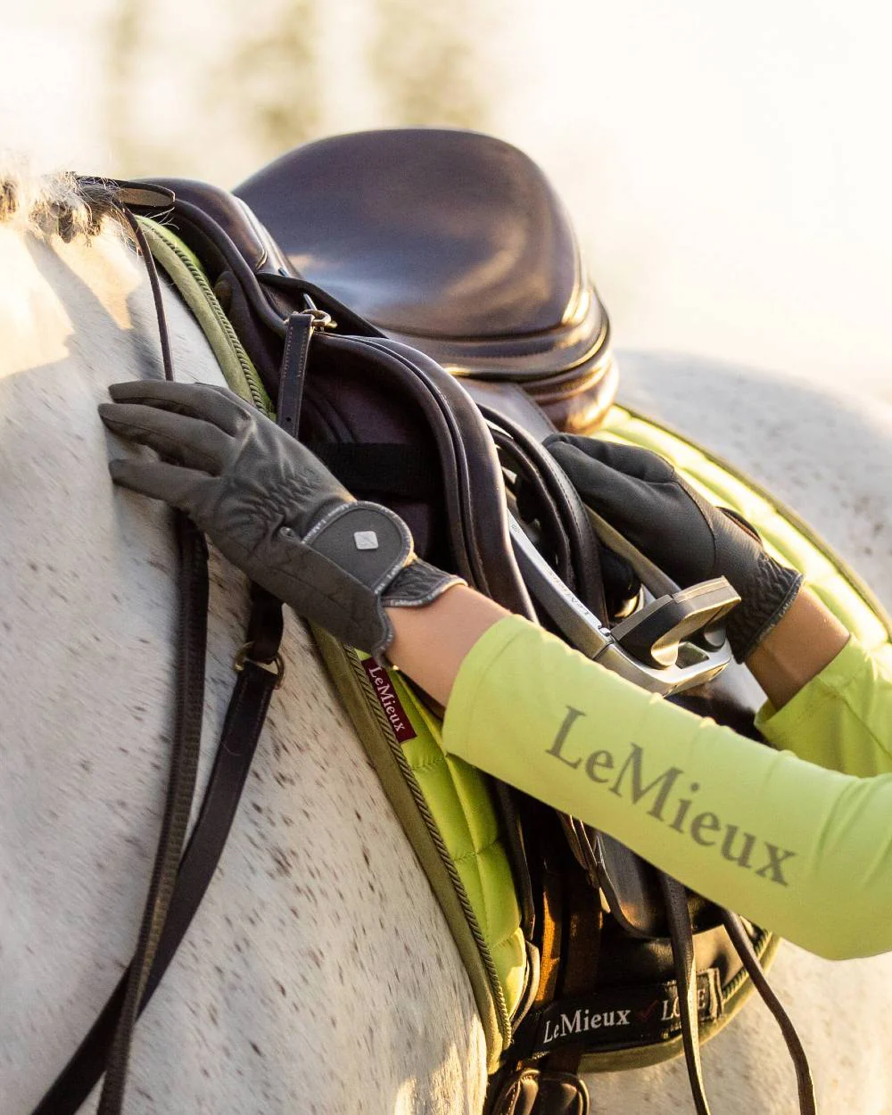 LeMieux Classic Riding Gloves - Image 5