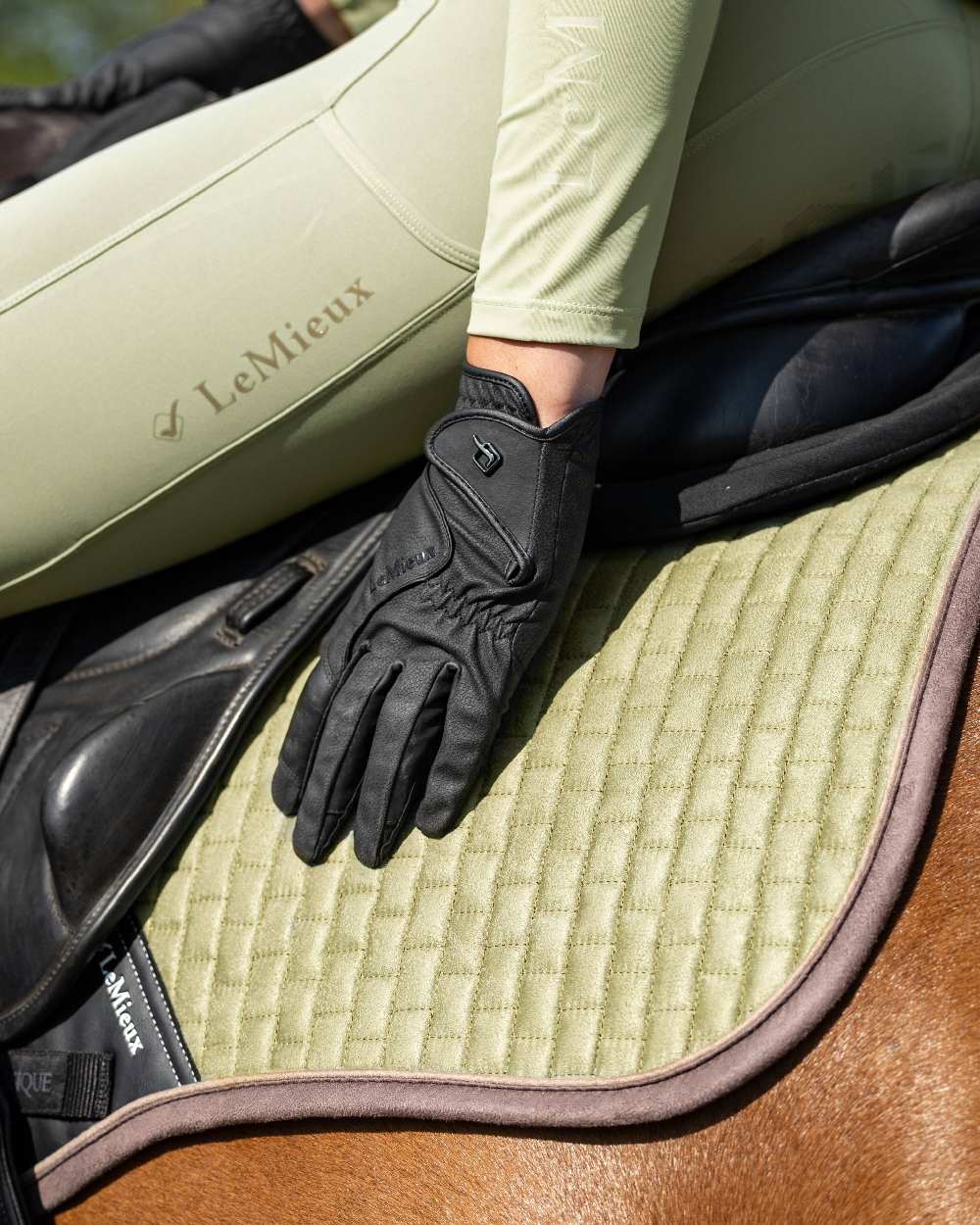 LeMieux Close Contact Gloves - Image 3