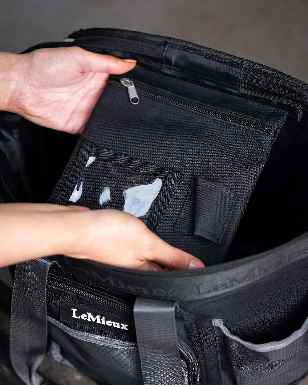 LeMieux Grooming Bag - Image 4