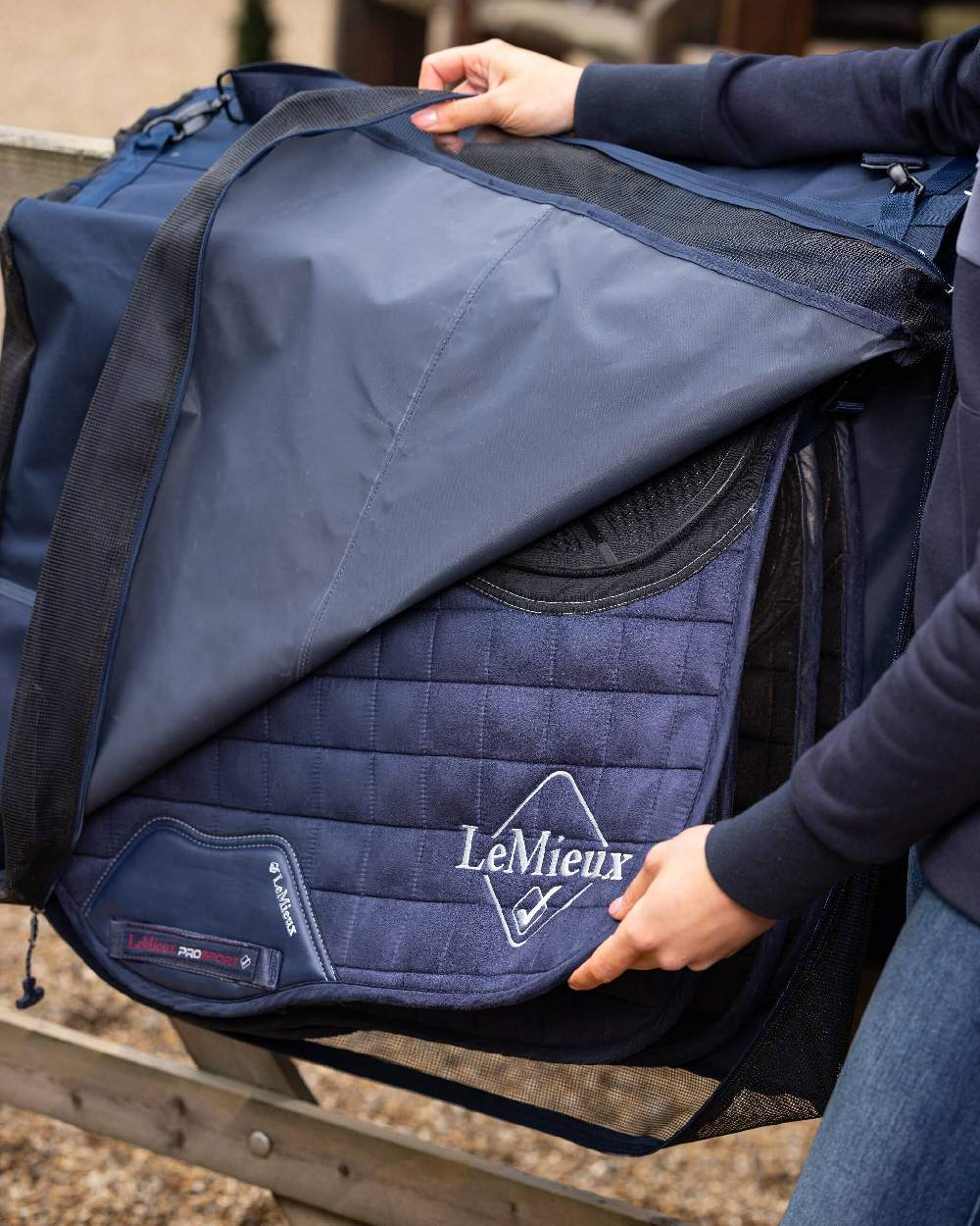 LeMieux Saddle Pad Carry Bag - Image 7