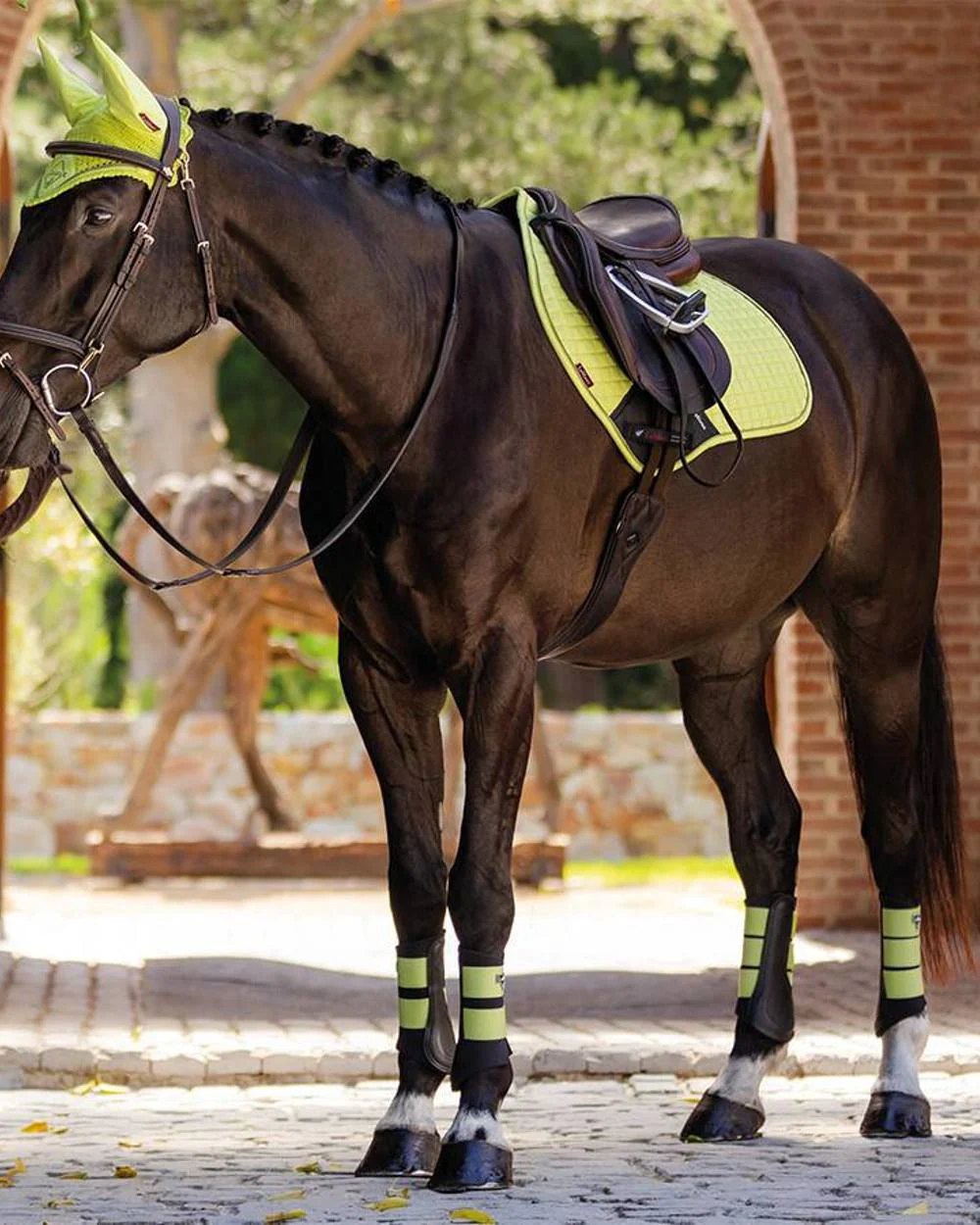 LeMieux Suede Close Contact Square Saddle Pad - Image 18