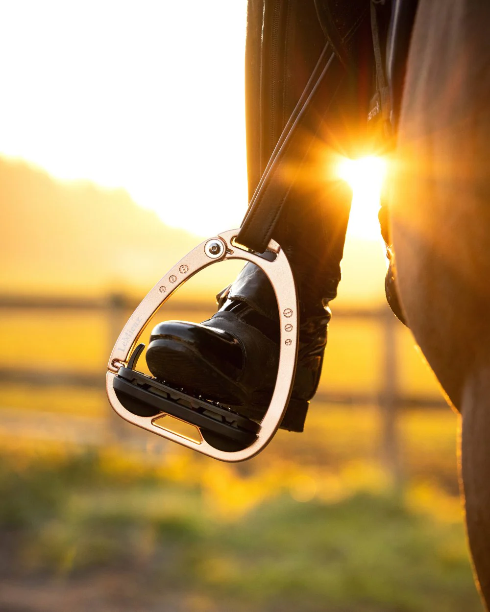 LeMieux Vector Balance Stirrup - Image 34
